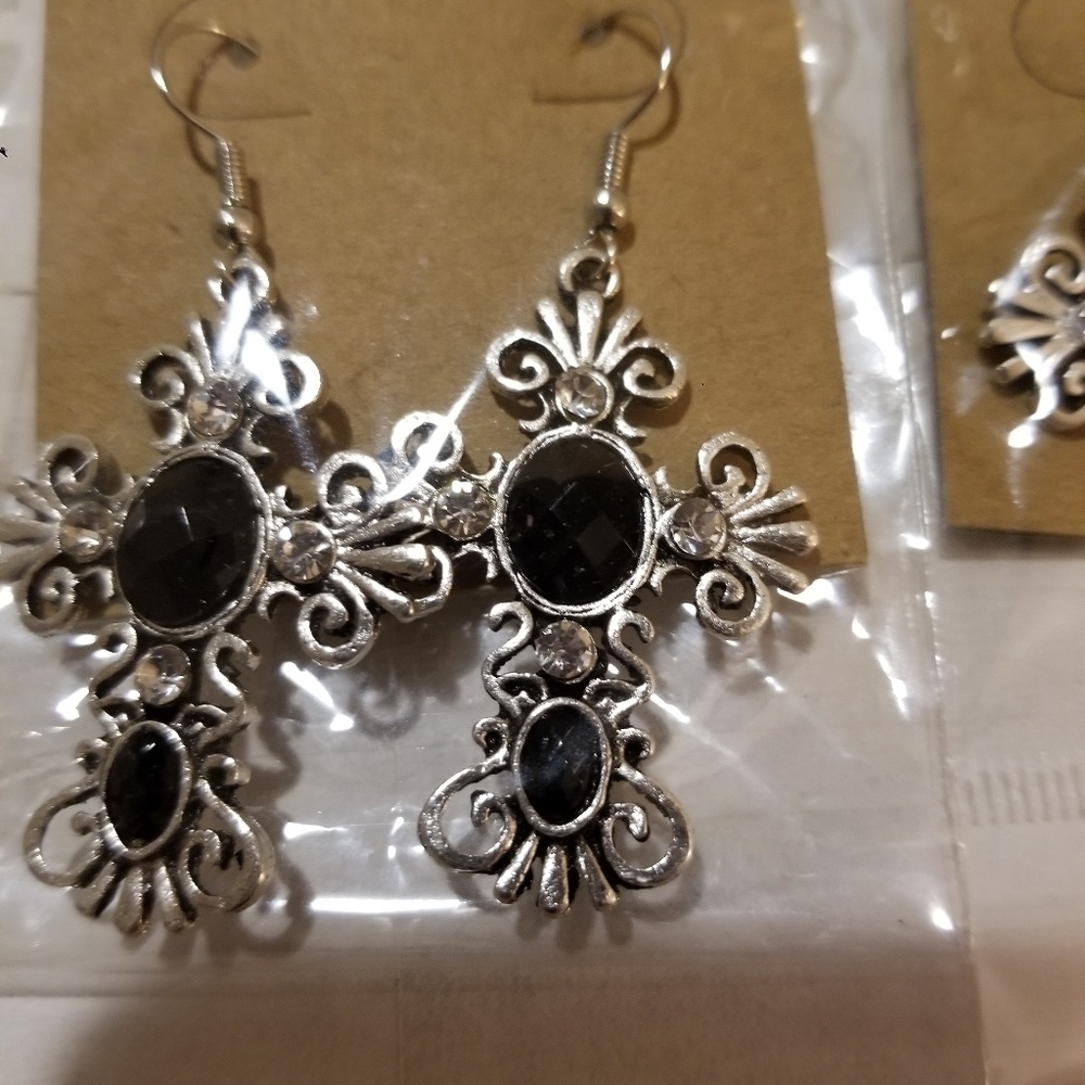 ❣❣ Black gemstone antiqued earings